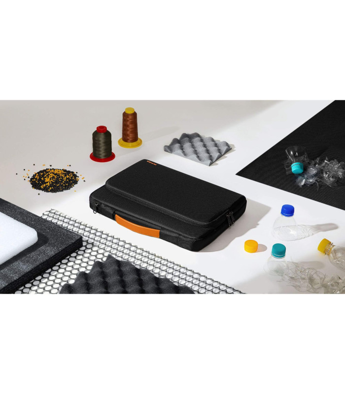 Defender-A14 (16") Laptop Briefcase, Black