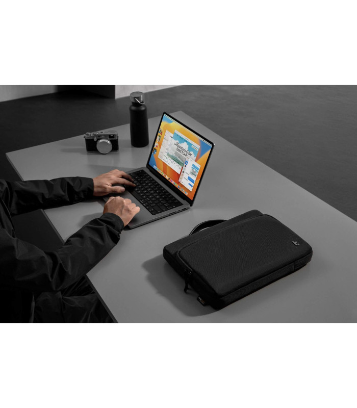 Defender-A14 Premium (16") Laptop Briefcase, Black