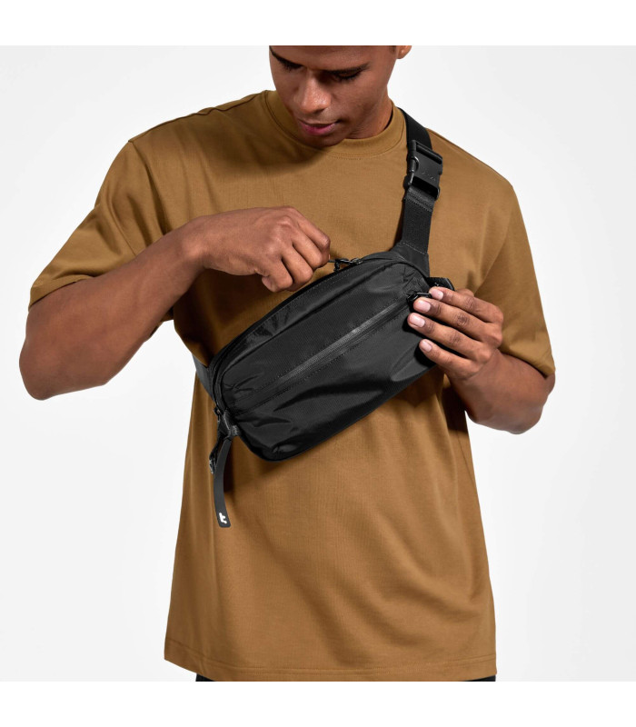 Aviator-T33 Chest Bag M (2.5l), Black