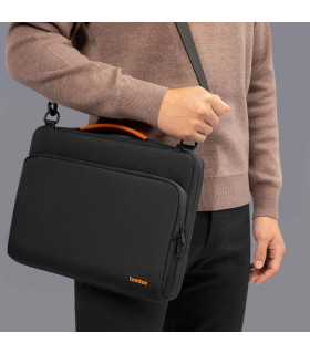 Defender-A40 (13.5-14 ") Shoulder Bag Black
