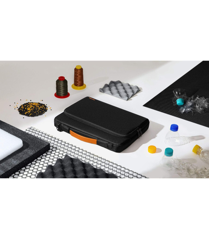 Defender-A40 (16") Shoulder Bag Black