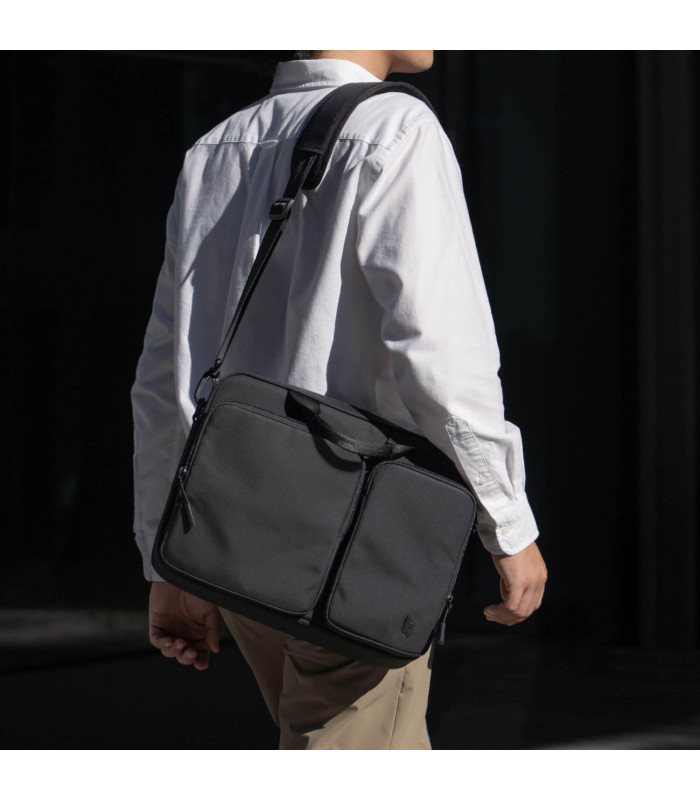 Navigator-A33 (16") Laptop Shoulder Bag, Black