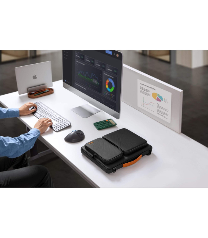 Defender-A42 (14") Shoulder Bag, Black