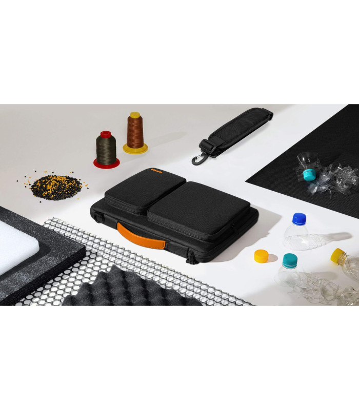 Defender-A42 (14") Shoulder Bag, Black