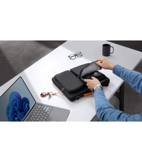 Defender-A42 (16") Laptop Briefcase, Black