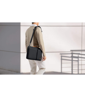 Defender-A42 (16") Laptop Briefcase, Black