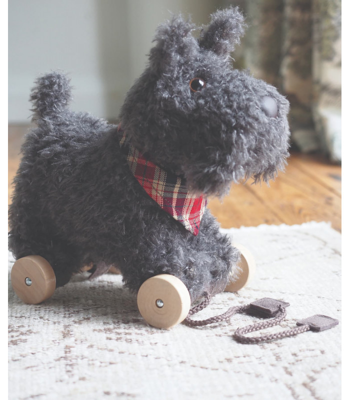 Scottie Dog Pull Along